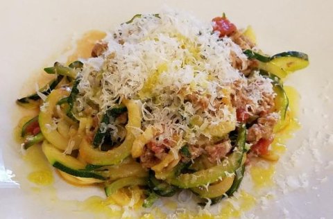 Zucchini Zoodles with Ground Turkey Tomato Sauce