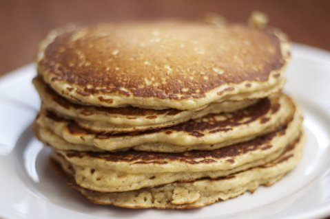 Low-Carb Oatmeal Pancakes